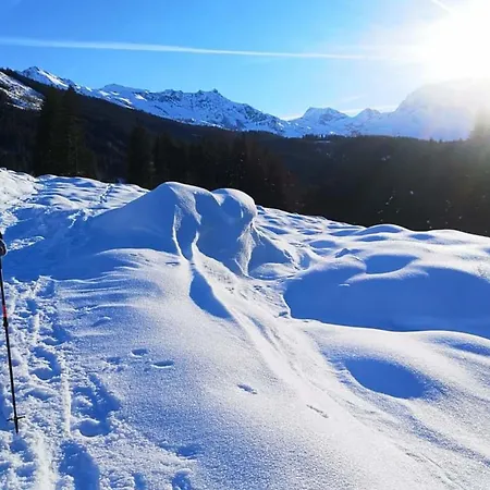 Eva Maria 2 アパート ラウリス